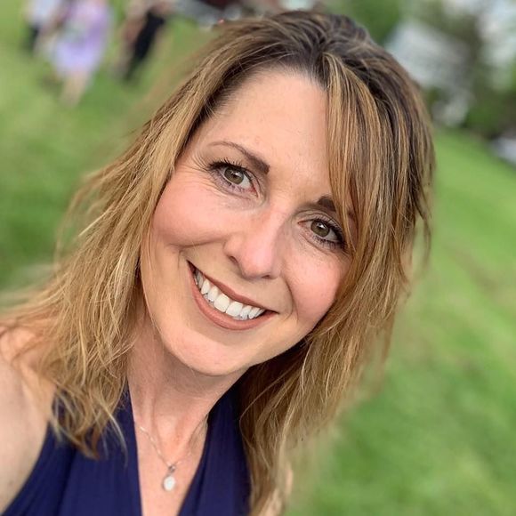 Meet your Posher, Deanna - Picture 1 of 1